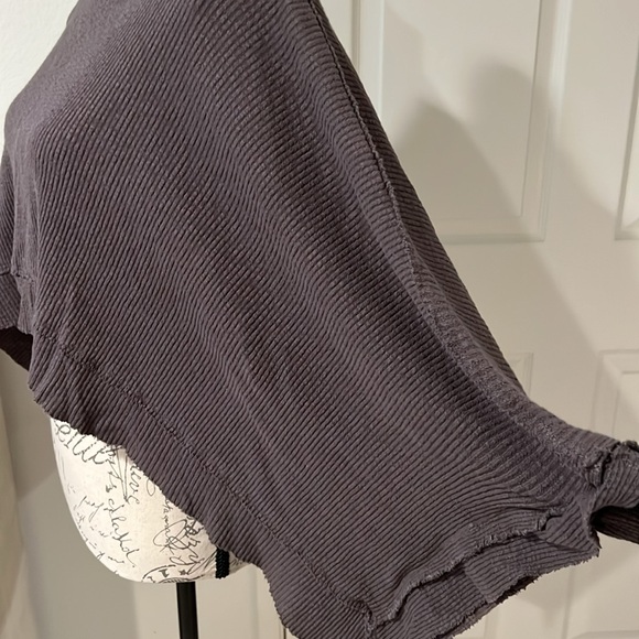 🛍️We the Free Women's turtle neck cropped sweater - Picture 4 of 9